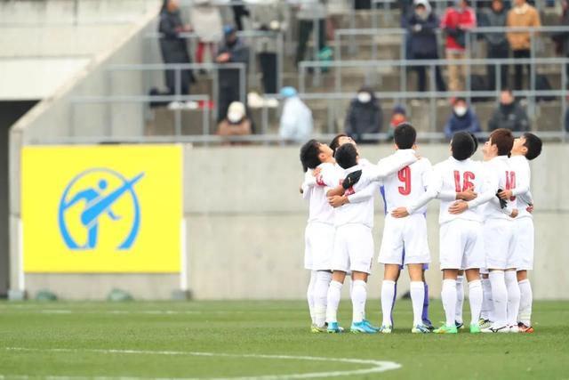 犹豫！张镇麟10中2仅得4分 正负值-13全队最低